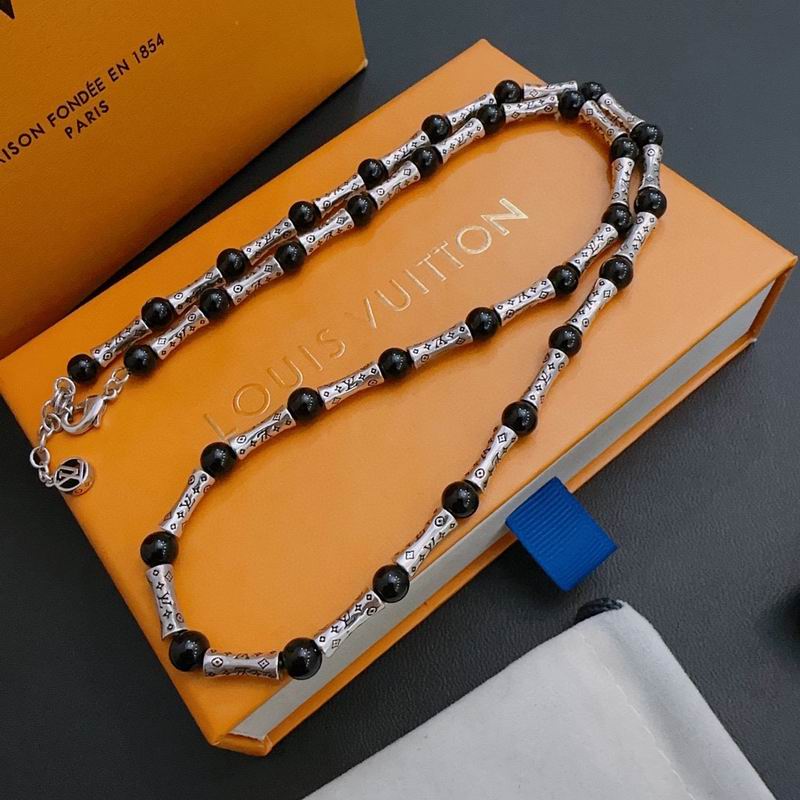 LV Necklace 03lyr681